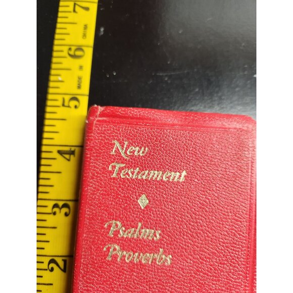 New Testament Psalms Proverbs Pocket Bible 1974-Red & Gold Text - Picture 8 of 9